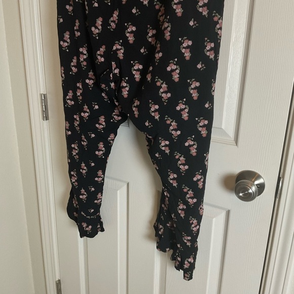 Melrose and Market Floral Black Ruffle Pants Size X-Large - Picture 12 of 14